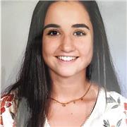 Actualmente estoy en la universidad estudiando fisioterapia. Puedo impartir clases de matemáticas, lengua y biología para la ESO y primaria. Puedo impartir las clases de forma telemática y presencial. También puedo ayudar a la organización de las asignatu